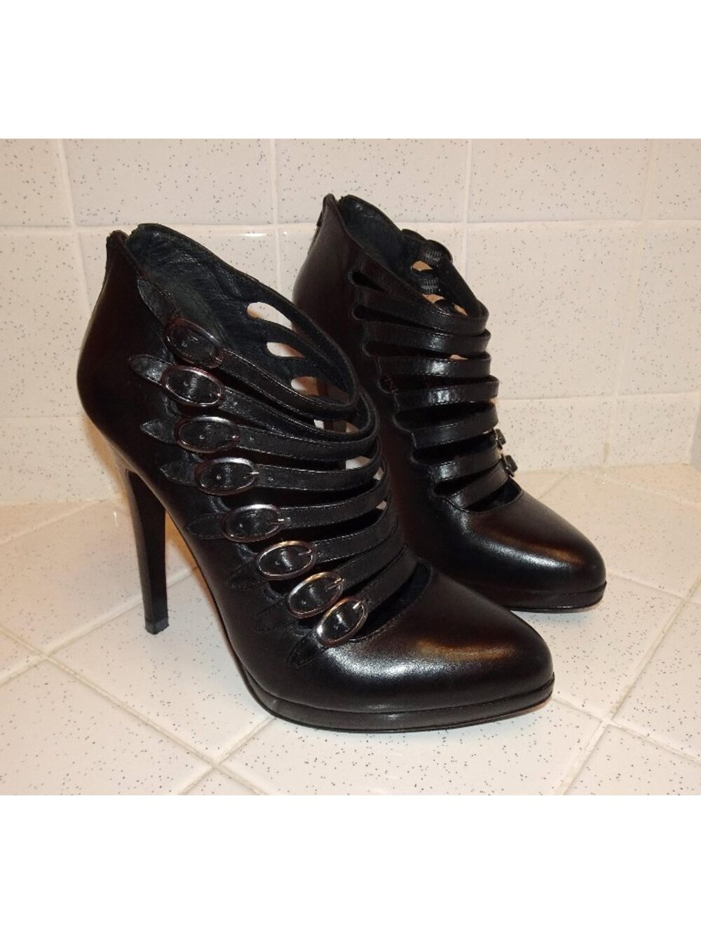 Vintage Franco Fortini Black Leather Strappy High Heel Shoes size 7 goth pointed